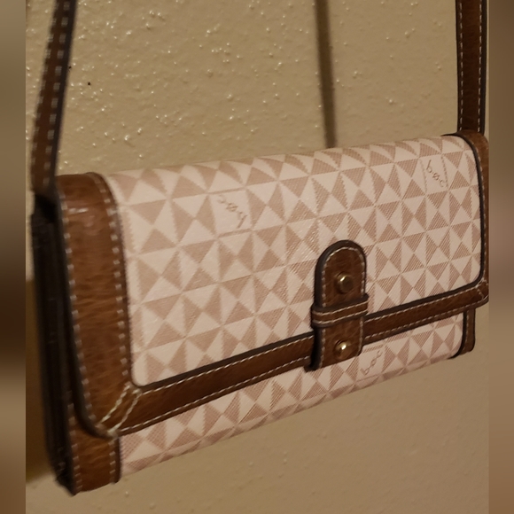 b.o.c crossbody wallet - Picture 3 of 10